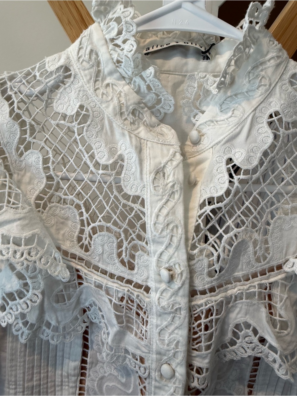 Alice + Olivia White Lace Ruffle Cape Jacket - Picture 3 of 7
